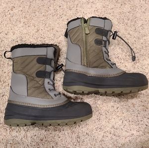 All In Motion Boys Snow Boots Size 2 black green gray thermolite